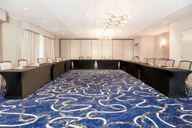 DoubleTree by Hilton Hotel Austin - University Area