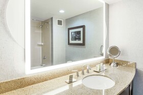 DoubleTree by Hilton Hotel Austin - University Area