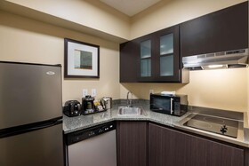 DoubleTree Suites by Hilton Austin Downtown Capitol