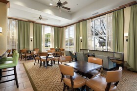 Hampton Inn & Suites Austin-Airport