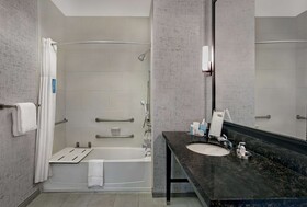 Hampton Inn Suites Austin University