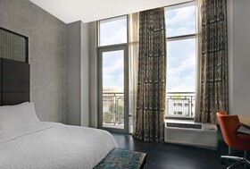 Hampton Inn Suites Austin University