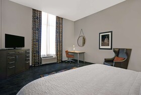 Hampton Inn Suites Austin University