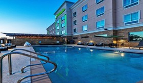 Holiday Inn Austin Airport