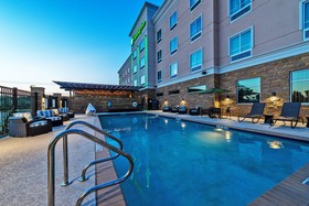 Holiday Inn Austin Airport
