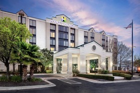 Hyatt Place Austin Arboreteum