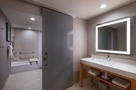 Hyatt Place Austin / Lake Travis / Four Points