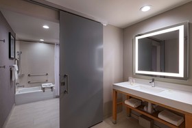 Hyatt Place Austin / Lake Travis / Four Points