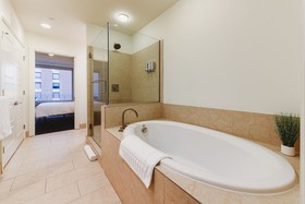 Kasa Austin Lady Bird Lake Apartments
