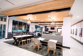 La Quinta Inn & Suites by Wyndham Austin Parmer/Tech Ridge