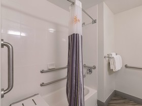 La Quinta Inn & Suites by Wyndham Austin Round Rock