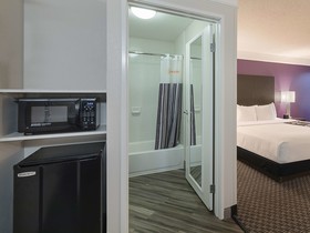 La Quinta Inn & Suites by Wyndham Austin Round Rock