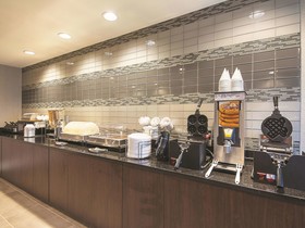 La Quinta Inn & Suites by Wyndham Austin Round Rock