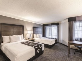 La Quinta Inn & Suites by Wyndham Austin Near The Domain
