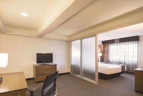 La Quinta Inn & Suites by Wyndham Austin Near The Domain