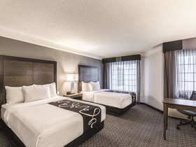 La Quinta Inn & Suites by Wyndham Austin Near The Domain
