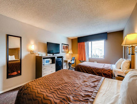Orangewood Inn & Suites