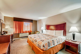 Orangewood Inn & Suites