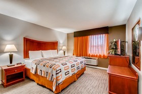 Orangewood Inn & Suites