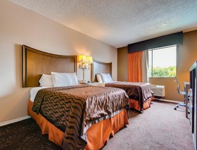 Orangewood Inn & Suites