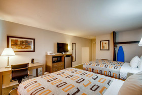 Orangewood Inn & Suites