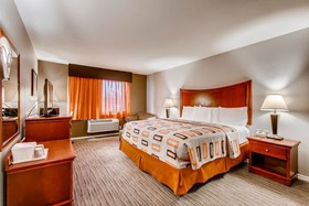 Orangewood Inn & Suites