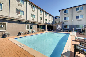 Orangewood Inn & Suites