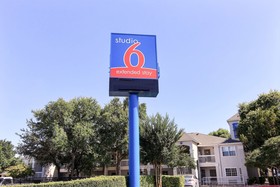 Studio 6 Austin Northwest