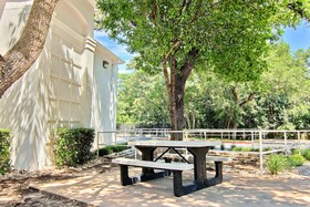 Studio 6 Austin Northwest