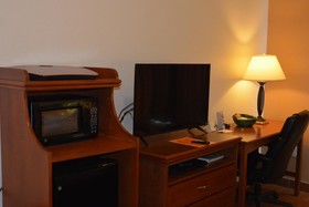 Super 8 by Wyndham Austin/Airport South