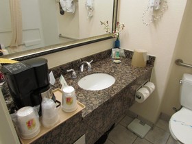 Super 8 by Wyndham Austin/Airport South