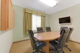 Super 8 by Wyndham Austin/Airport North