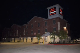 Texas Bungalows Hotel & Suites
