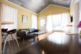 Travis Heights Modern 1