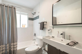 Travis Heights Modern 1