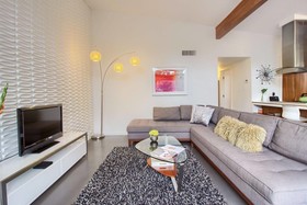 Travis Heights Modern 1