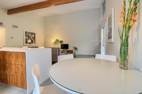 Travis Heights Modern 1
