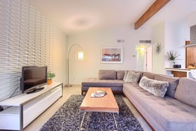 Travis Heights Modern 1