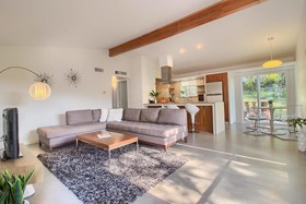 Travis Heights Modern 1