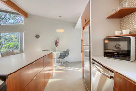 Travis Heights Modern 1