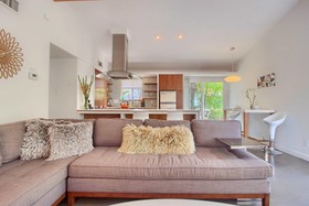 Travis Heights Modern 1