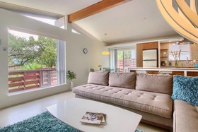 Travis Heights Modern 1
