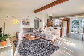 Travis Heights Modern 1
