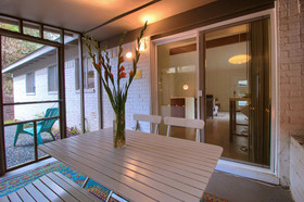 Travis Heights Modern 1
