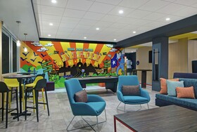 Tru by Hilton Austin Airport