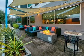 Tru by Hilton Austin NW Arboretum