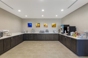 Comfort Inn & Suites Balch Springs - SE Dallas