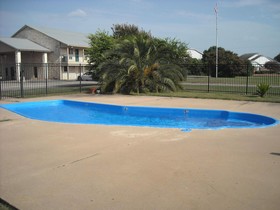 Bastrop Inn