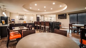 Best Western Plus Bay City Inn & Suites