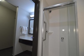 Best Western Plus Bay City Inn & Suites